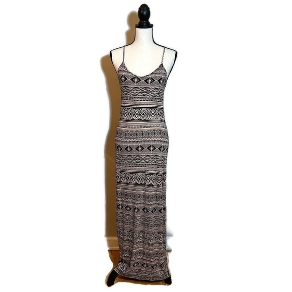 Forever 21 Black and White/Cream Geometric Patterned Boho Maxi Dress Size Small - Picture 1 of 7